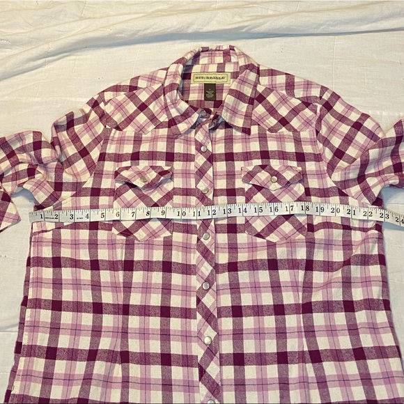 Bit & Bridle Women’s Snap Button Shirt. - Picture 5 of 8